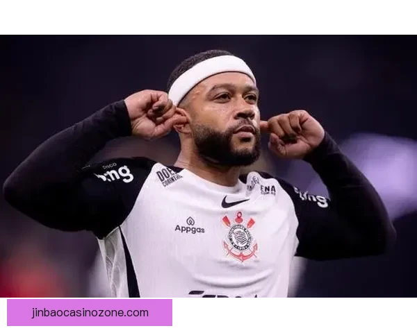 ESPN曝佩雷拉多次踩踏点球点致德佩失点或遭起诉禁赛争议升级引风波